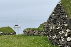 22-ankeren-bij-Koltur-eiland-met-twee-bewoners